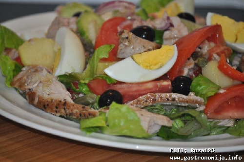 nicoise salata sa svjezom tunom