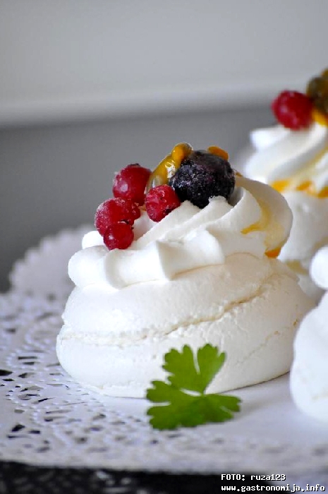 Mini Pavlova