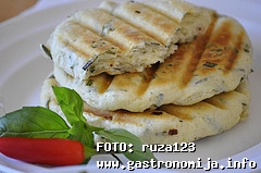 Pogacice sa ruzmarinom i bijelim lukom Pogacice sa ruzmarinom i bijelim lukom