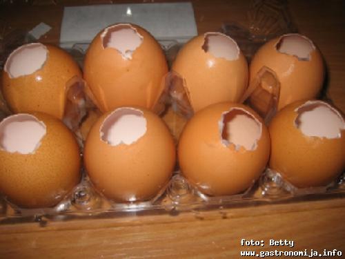 Dekorativna jaja od pihtija
